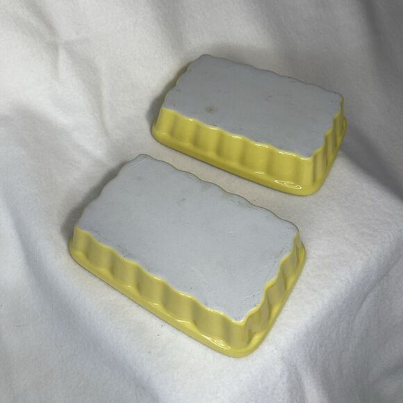 Valentina Yellow Scalloped Sides Baking Dish Made In Italy 7 x 5 in Bakeware Set - Picture 3 of 6